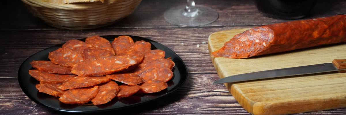 Speise- und Weinpaarungen: Welche Weine sollten Sie zu unserer Chorizo ​​kaufen?
