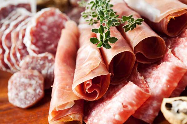composition plateau charcuterie